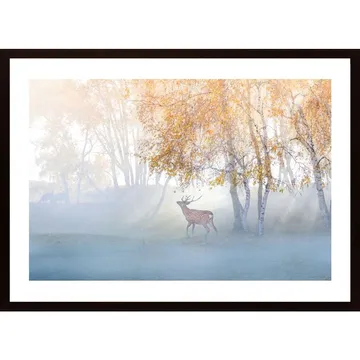 Elk Lost In Mist Poster: Ett Visuellt Mästerverk