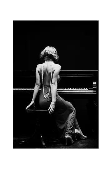 Poster Piano Lady: En iögonfallande inredningsdetalj | Jiroy