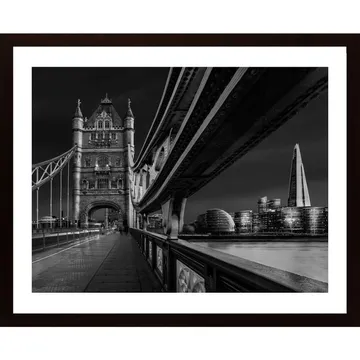 London Skyline Poster: Captivating Architecture in a Timeless Print