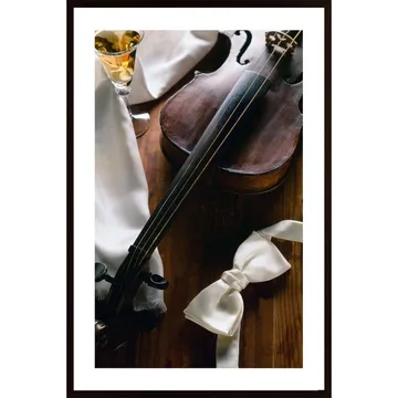 Violin Poster: En symbol för harmoni och elegans
