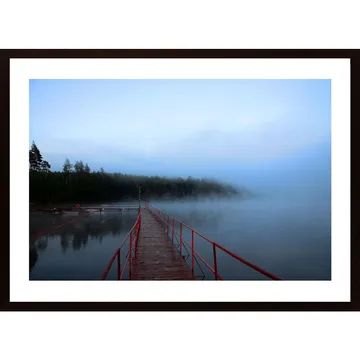 Pier On The Lake Poster - Slående Polsk Naturf&ouml;revigad