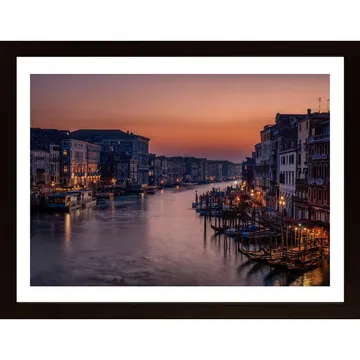 Venice Grand Canal At Sunset Poster: En vacker poster med en ikonisk utsikt