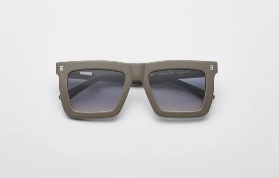 Eoe Eyewear Bergön Dust / Black Gradient Flat Lens, Solglasögon i storlek Onesize