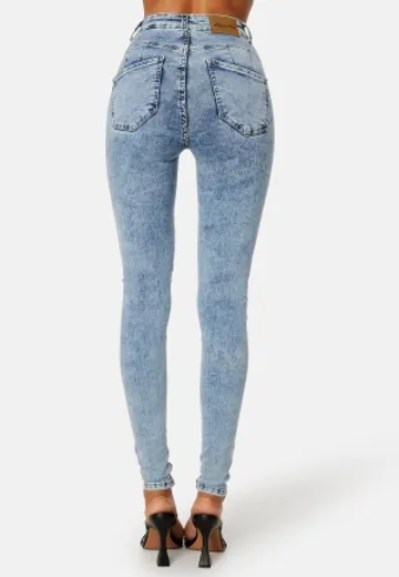 Happy Holly Amy Push Up Jeans Light denim 34R: Ett par perfekta jeans