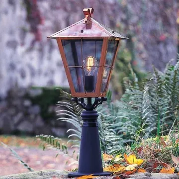 Konstsmide Fenix väglampa i koppar, 66,5 cm: Klassisk charm i tidlös design